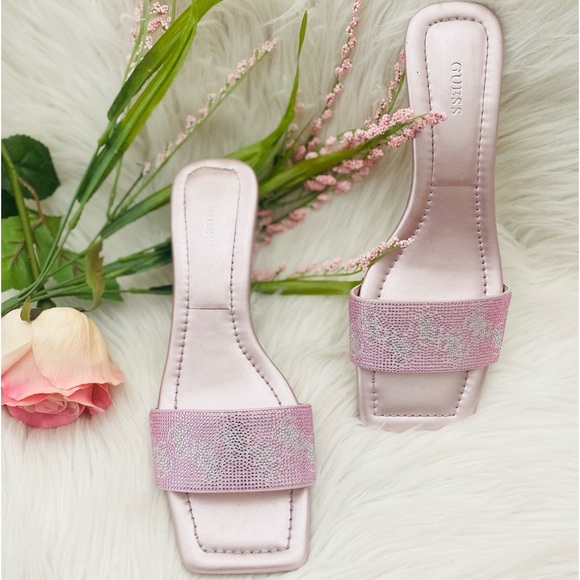 Guess Betiane Kitten Heels - Picture 2 of 11